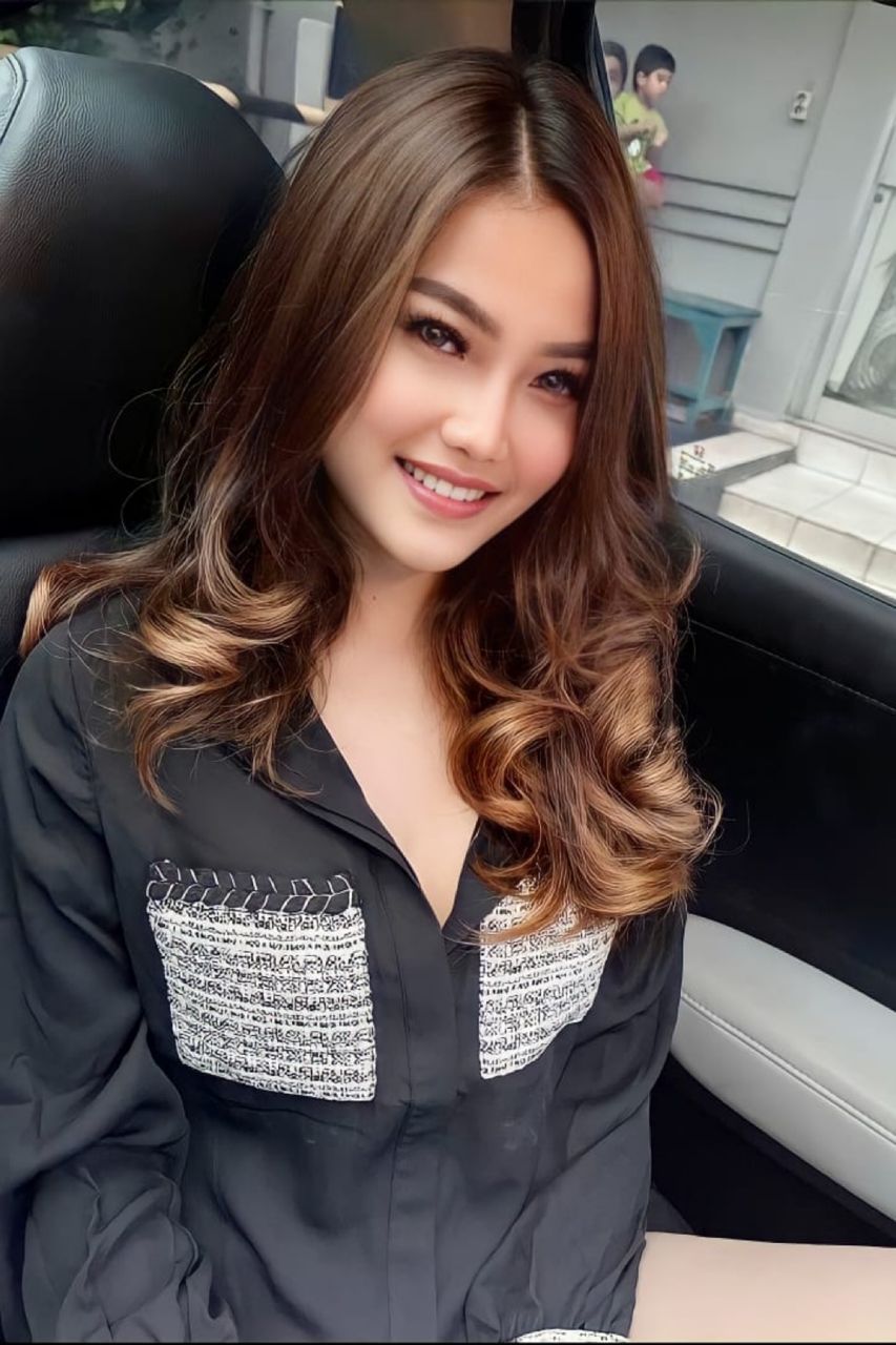 Sini smart 5'3 or under(160cm),Bisexual,DD cup,Vietnamese,Ladies